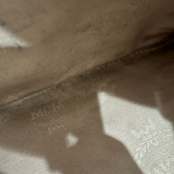 MCM SLING BAG - Picture 13 of 16